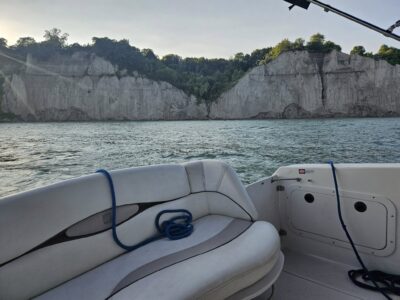 Four Winns Yacht Charter With Captain (2 hour minimum)