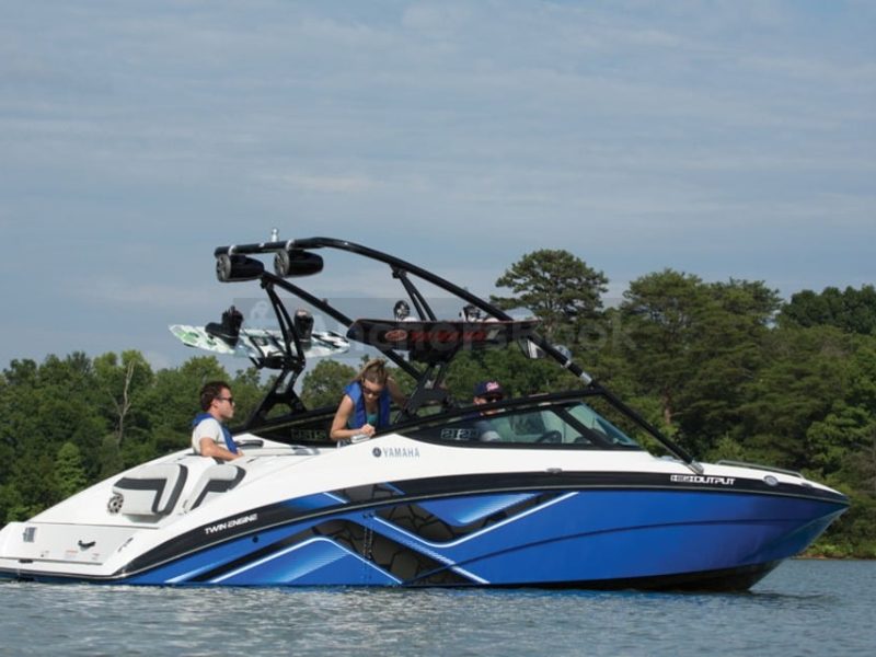 Full Day (or multiple Day) Boat and Trailer Rental - 2014 Yamaha Speedboat - North Bend, Oregon