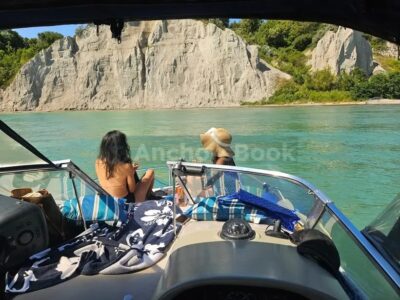 Four Winns Yacht Charter With Captain (2 hour minimum)