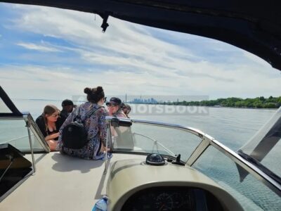 Four Winns Yacht Charter With Captain (2 hour minimum)