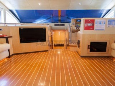 Private Boat Rental – Majesty 56ft Yacht in Dubai – 25PAX