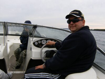 STINGRAY POWER BOAT RENTAL with Captain (3 Hour Minimum)