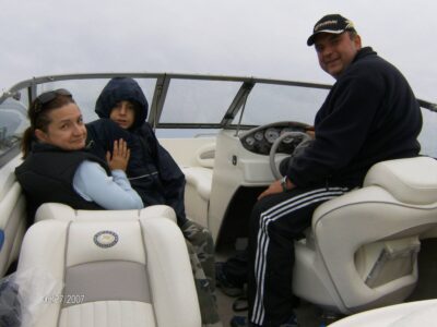 STINGRAY POWER BOAT RENTAL with Captain (3 Hour Minimum)