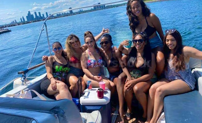 Ready to Party on 34ft MTX Stylish Motor Yachts (Up to 10 people)