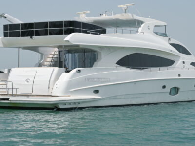 Majesty 101ft Yacht Rental With Jacuzzi (Dubai – 60 Guests Max)