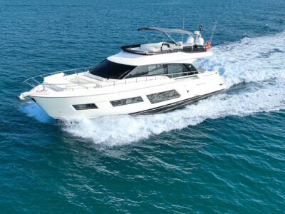 3-4 Hour – Luxury VIP Executive Yacht Charter (Up To 12PAX) – Includes Drinks, Dinner, Watersports