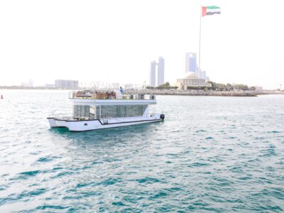 Sunshine Houseboat – 20 Pax | Intimate Luxury with Water Toys - Abu Dhabi