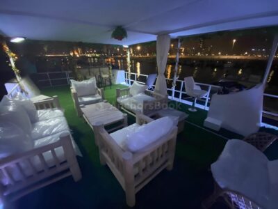 Party Yacht IN ABU DHABI – Max 20 Guests