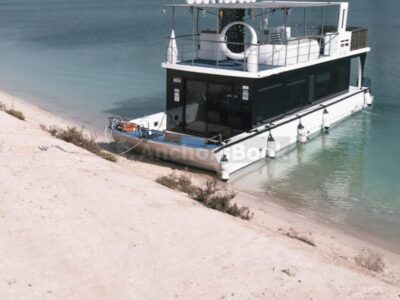Party Yacht Rental IN ABU DHABI – Max 20 Guests