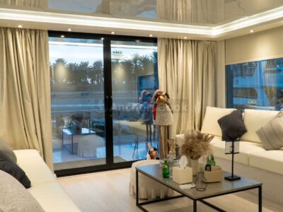 Party House Boat Charter IN ABU DHABI – Max 15 Guests