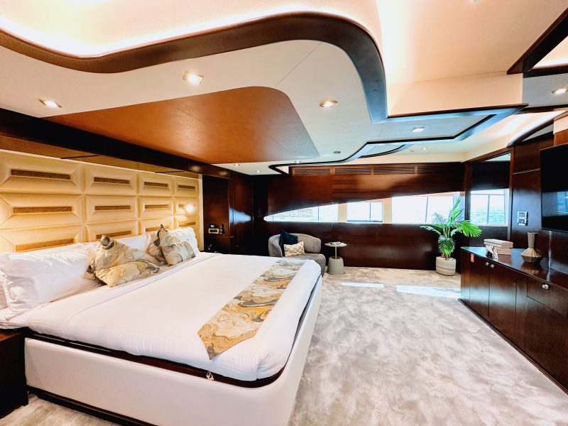 Dubai 140 ft Mega Yacht Trideck - 100PAX