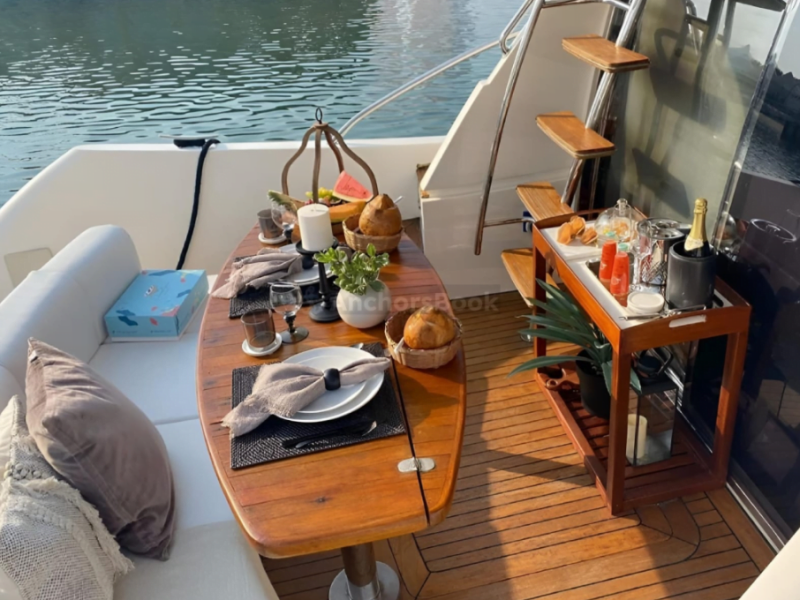 Hourly Luxury Yacht Rental In New Orleans