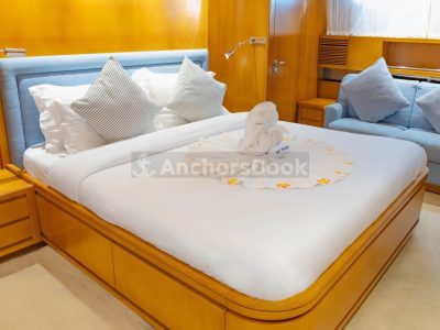 Yacht Charter In Dubai – 82ft Yacht – 50 PAX - Food, Waterslides & Inflatables Available