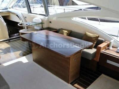 Private Yacht Charter In Dubai – 68ft Luxury Yacht – 15 PAX