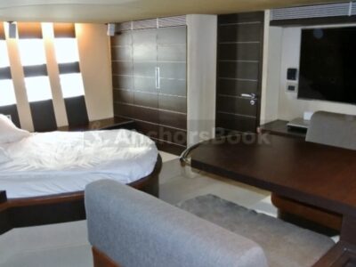 Private Yacht Charter In Dubai – 68ft Luxury Yacht – 15 PAX