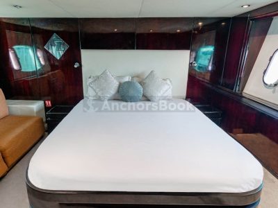 Yacht Charter In Dubai – 2022 Year 75ft Yacht – 30 PAX - Food, Drinks, Waterslides / Inflatables Available