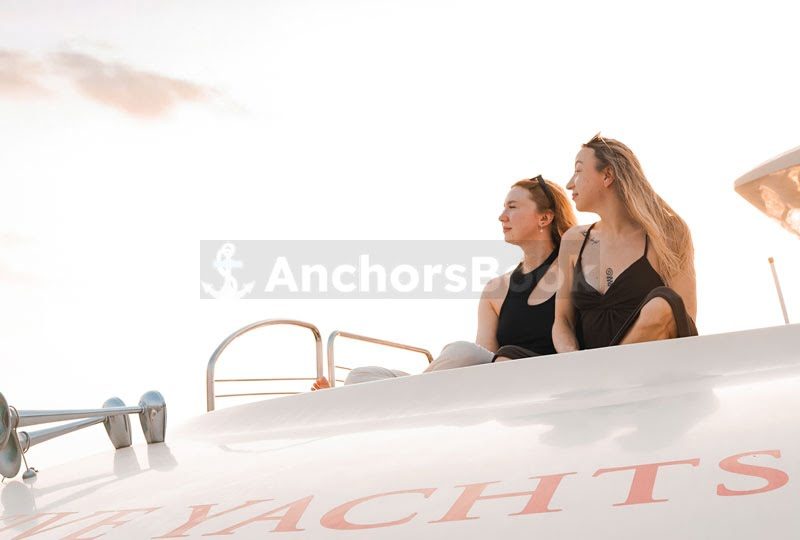 2-3 Hour Evening or Morning Luxury Yacht Tour With VIP Dinner