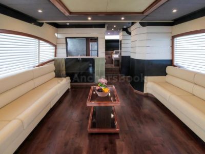 3-6 Hour Birthday Party 95ft Yacht With Jacuzzi, Cake, Decorations & Drinks Included – Dinner Optional – (Up to 50PAX)