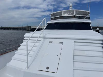 Luxury Motor Yacht Charter