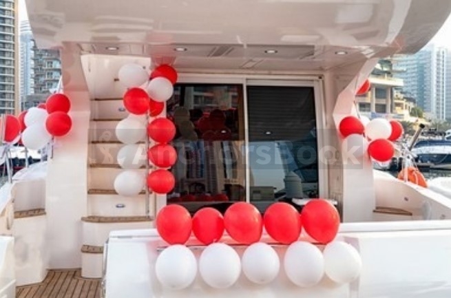 3-5 Hour Birthday Party 82ft Yacht With Cake, Decorations & Drinks Included – Dinner & Inflatables/Slides Optional – (Up to 50PAX)