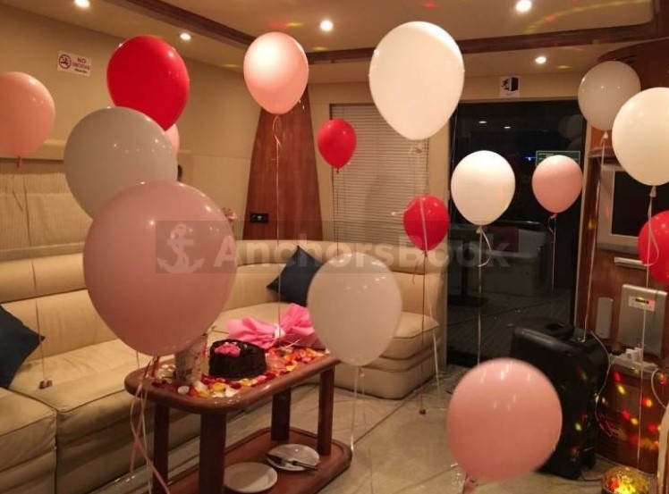 3-6 Hour Birthday Party 52ft Yacht With Cake, Decorations & Drinks Included – Dinner Optional – (Up to 17PAX)