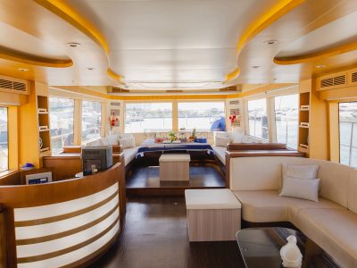 DUBAI MARINA YATCH TOUR - 1HR