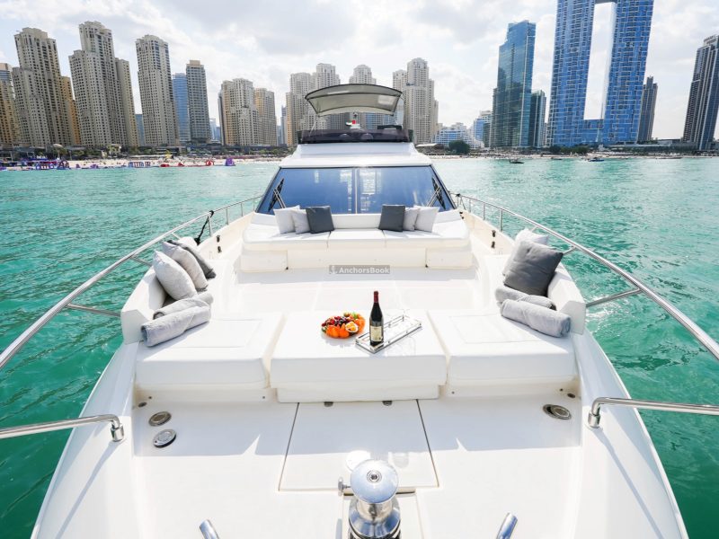 3-4 Hour – Luxury VIP Executive Yacht Charter (Up To 12PAX) – Includes Drinks, Dinner, Watersports