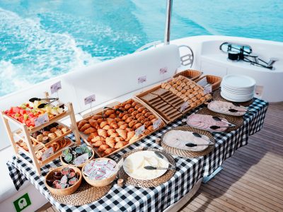 2-3 Hour Evening or Morning Luxury Yacht Tour With VIP Dinner