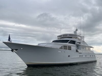 Luxury Motor Yacht Charter