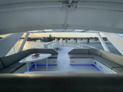 Luxury Motor Yacht Charter
