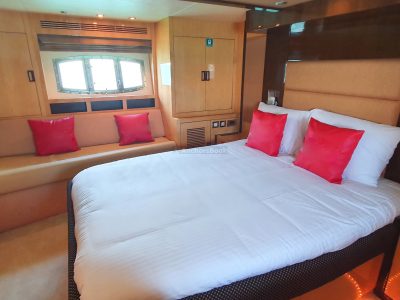 Dubai 56 ft Majesty Luxury Yacht - 20 PAX