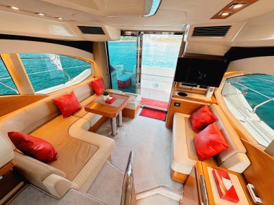 Dubai 50 ft Azimut Luxury Yacht - 15PAX