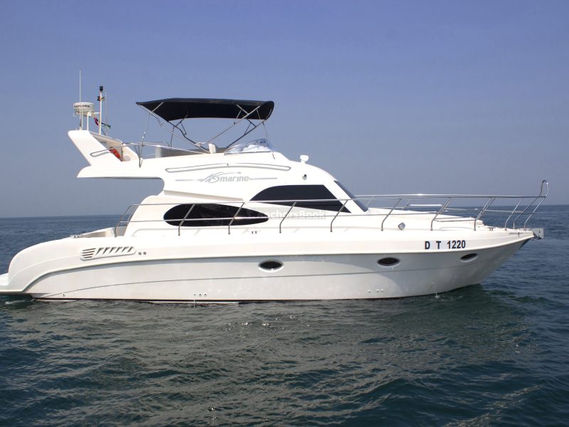 48 ft Entry Level Flybridge Yacht - 10PAX