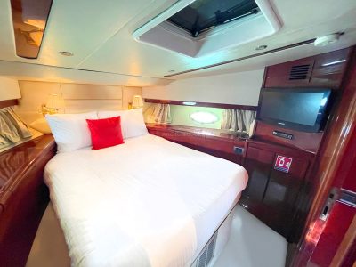 48 ft Entry Level Flybridge Yacht - 10PAX