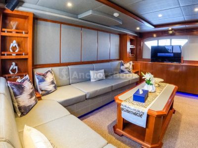 2-5 Hour Birthday Party 62ft Yacht With Cake, Decorations & Drinks Included – Dinner Optional – (Up to 20PAX)