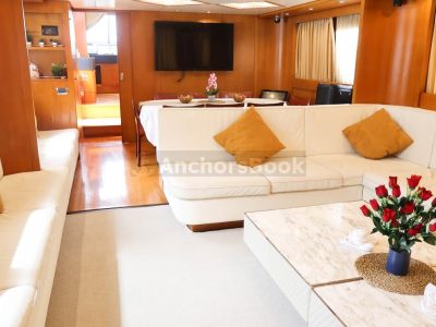 3-4 Hour – Private 82ft Yacht Charter (50PAX) – Includes Drinks, Dinner, TV/Projector