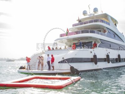 3 Hour Superyacht Experience with Live DJ, Dinner, & Drinks