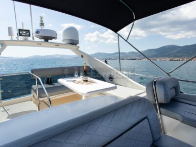 Sunseeker Manhattan 48ft Flybridge Luxury Yacht (Full Day Charter With Crew)