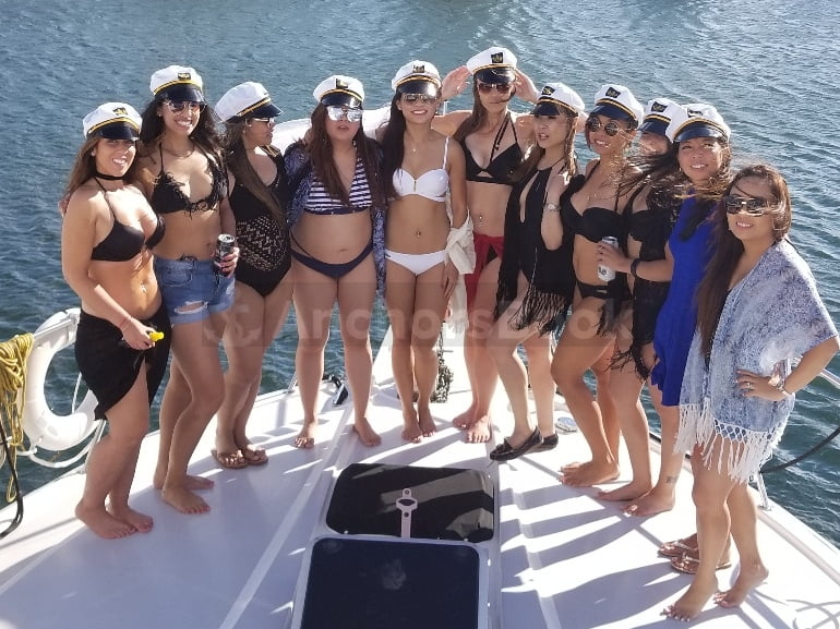 Yacht Rental In Mississauga & Toronto - 12 Max Guests