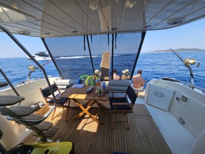 Sunseeker Manhattan 48ft Flybridge Luxury Yacht (Full Day Charter With Crew)