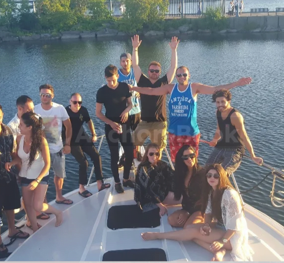 Yacht Rental In Mississauga & Toronto - 12 Max Guests