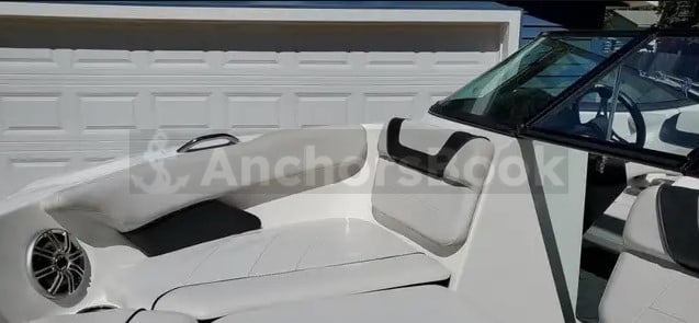 Boat & Trailer Rental - 2014 Yamaha Speedboat - North Bend, Oregon