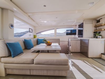 Private Morning 4 Hour Yacht Tour in Costa Rica - 51ft Leopard! (Food & Drinks included)