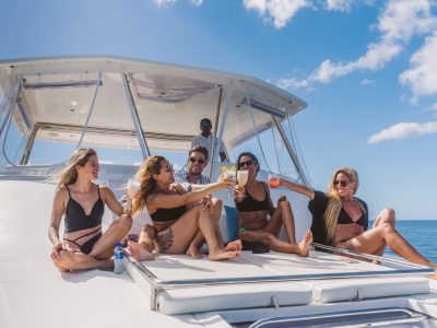 Private Morning 4 Hour Yacht Tour in Costa Rica - 51ft Leopard! (Food & Drinks included)