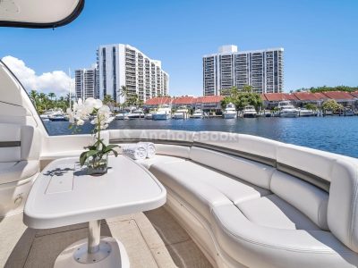 52' Sea Ray Yacht Charter for 12 people in Cancún