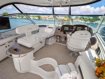 52' Sea Ray Yacht Charter for 12 people in Cancún