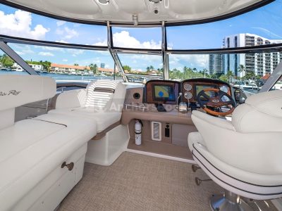 52' Sea Ray Yacht Charter for 12 people in Cancún