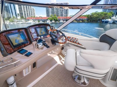 52' Sea Ray Yacht Charter for 12 people in Cancún