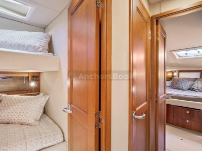 52' Sea Ray Yacht Charter for 12 people in Cancún