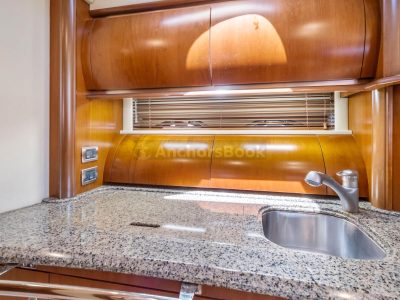 52' Sea Ray Yacht Charter for 12 people in Cancún